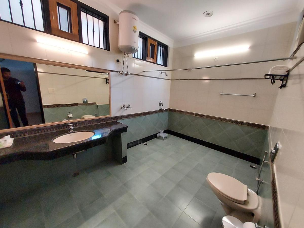 Mehar Villa 3Bhk With Private Cook, Garden, Views Kasauli Eksteriør billede