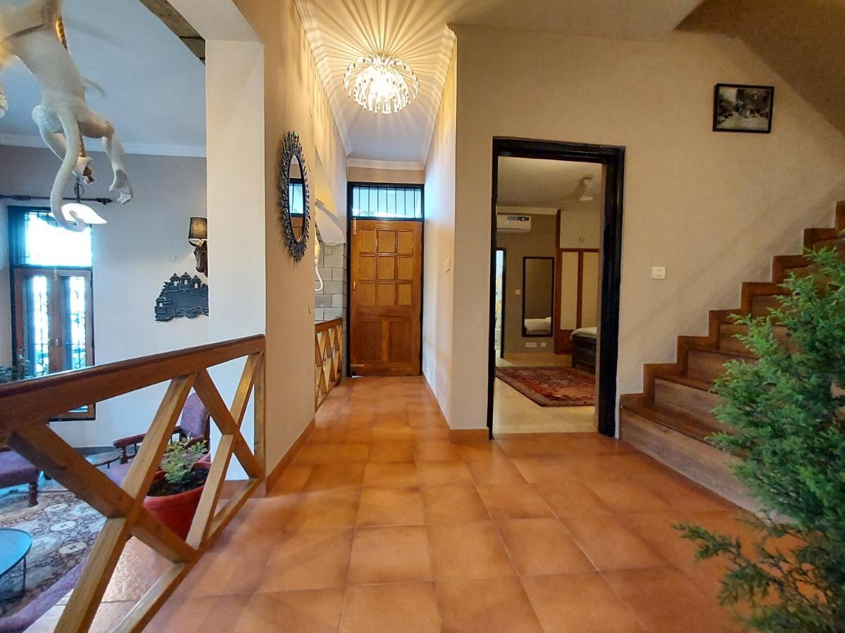 Mehar Villa 3Bhk With Private Cook, Garden, Views Kasauli Eksteriør billede