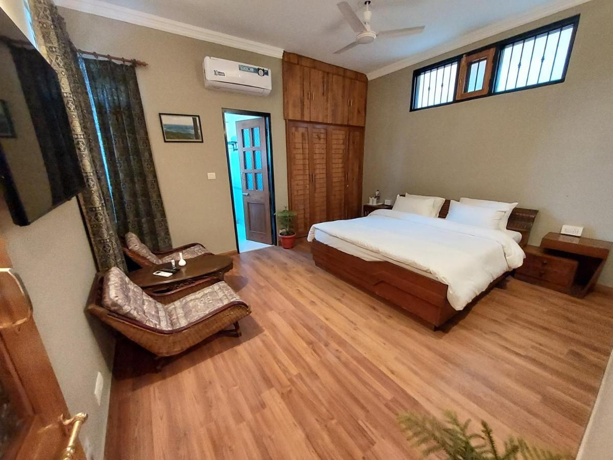 Mehar Villa 3Bhk With Private Cook, Garden, Views Kasauli Eksteriør billede