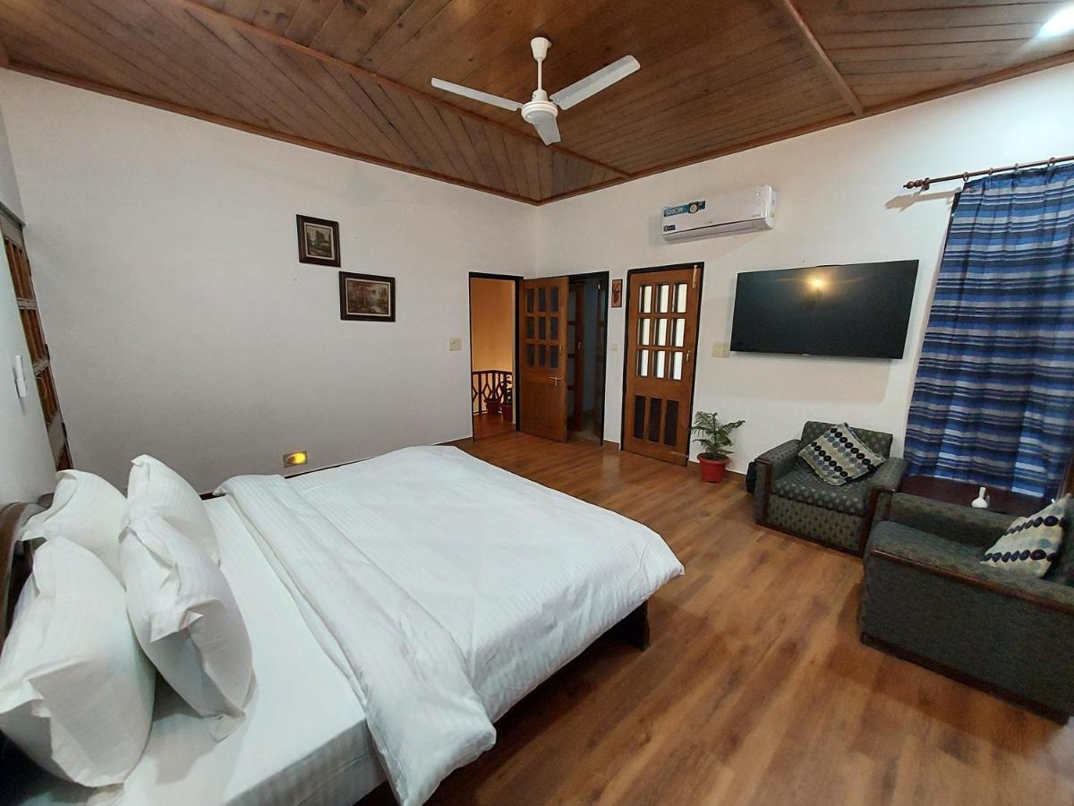 Mehar Villa 3Bhk With Private Cook, Garden, Views Kasauli Eksteriør billede