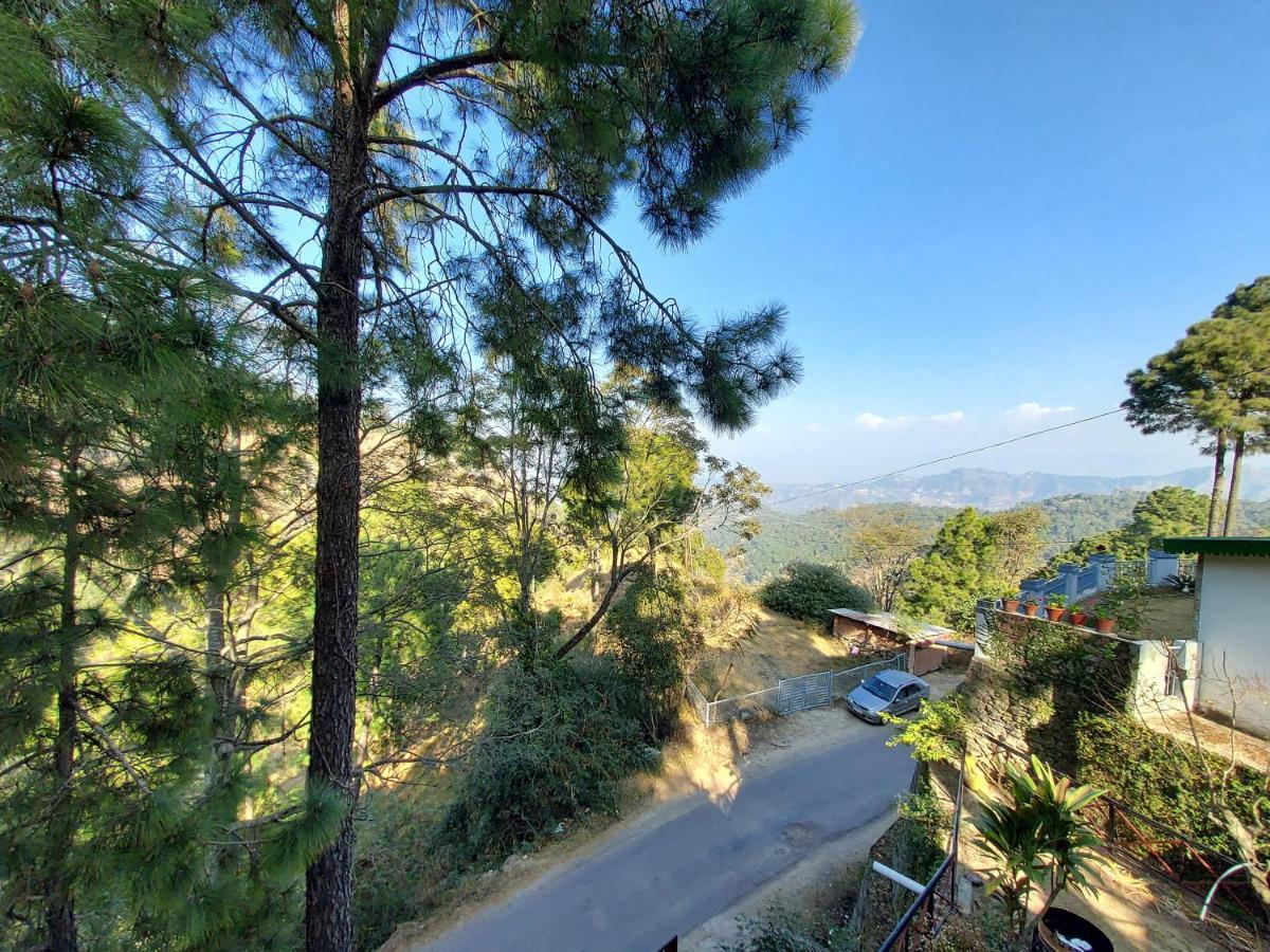 Mehar Villa 3Bhk With Private Cook, Garden, Views Kasauli Eksteriør billede