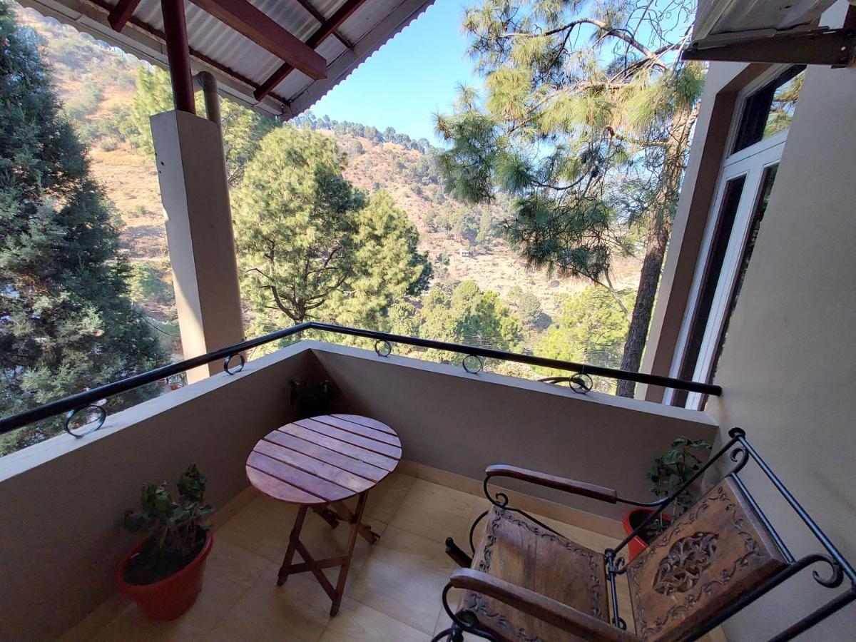 Mehar Villa 3Bhk With Private Cook, Garden, Views Kasauli Eksteriør billede