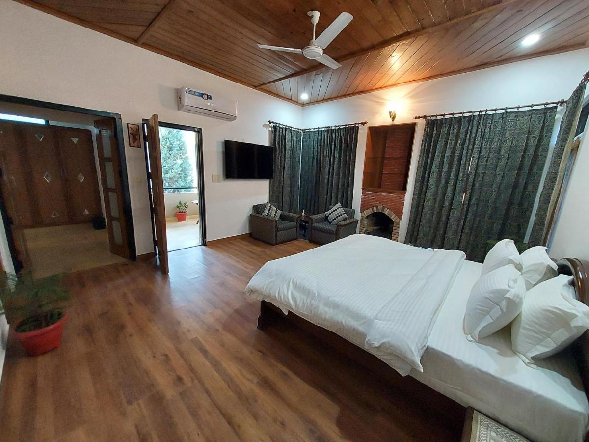 Mehar Villa 3Bhk With Private Cook, Garden, Views Kasauli Eksteriør billede