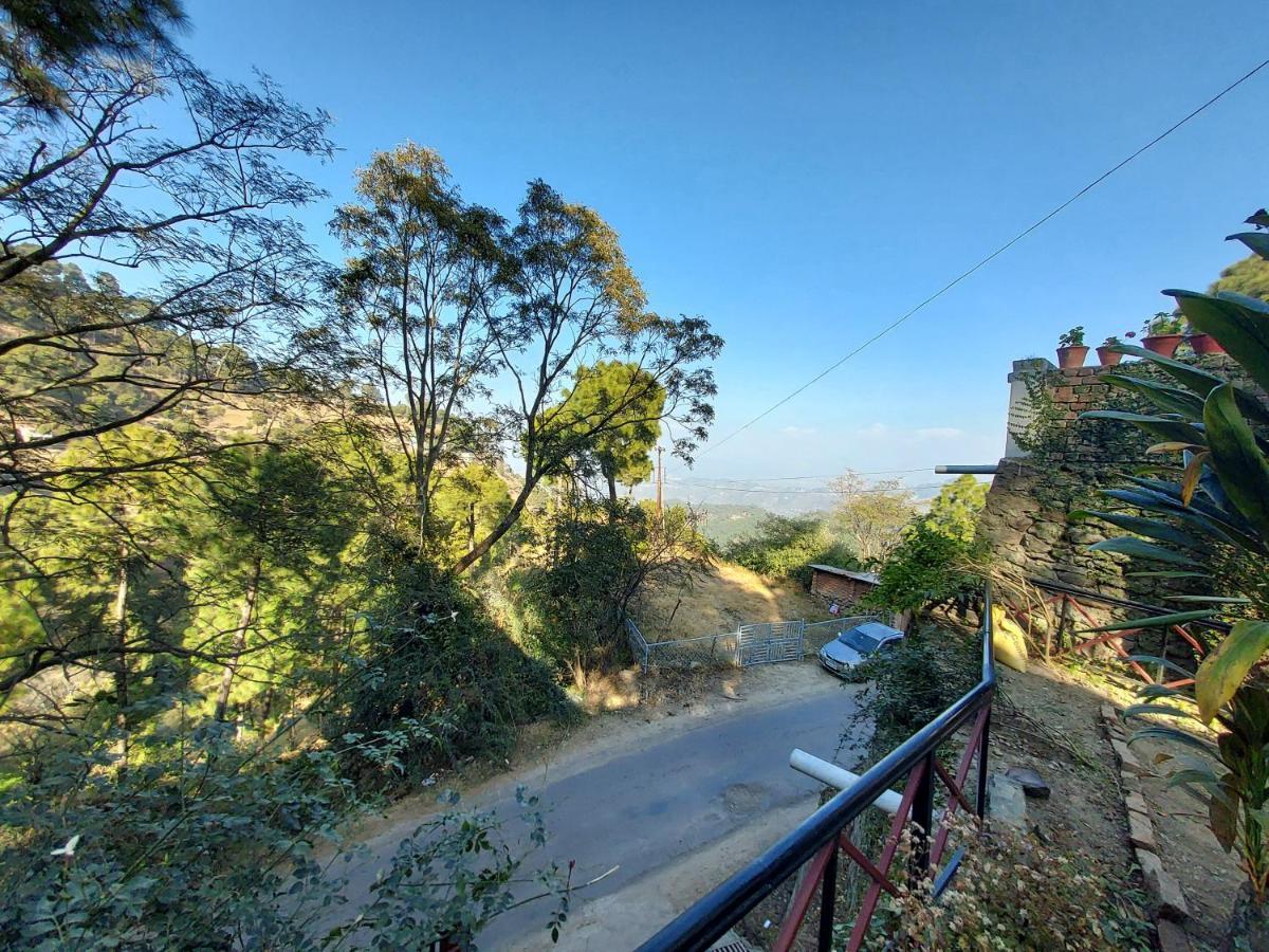 Mehar Villa 3Bhk With Private Cook, Garden, Views Kasauli Eksteriør billede