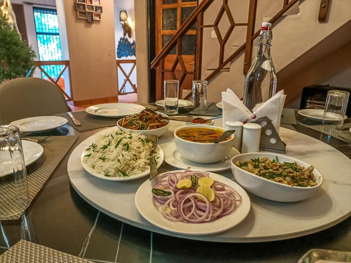 Mehar Villa 3Bhk With Private Cook, Garden, Views Kasauli Eksteriør billede