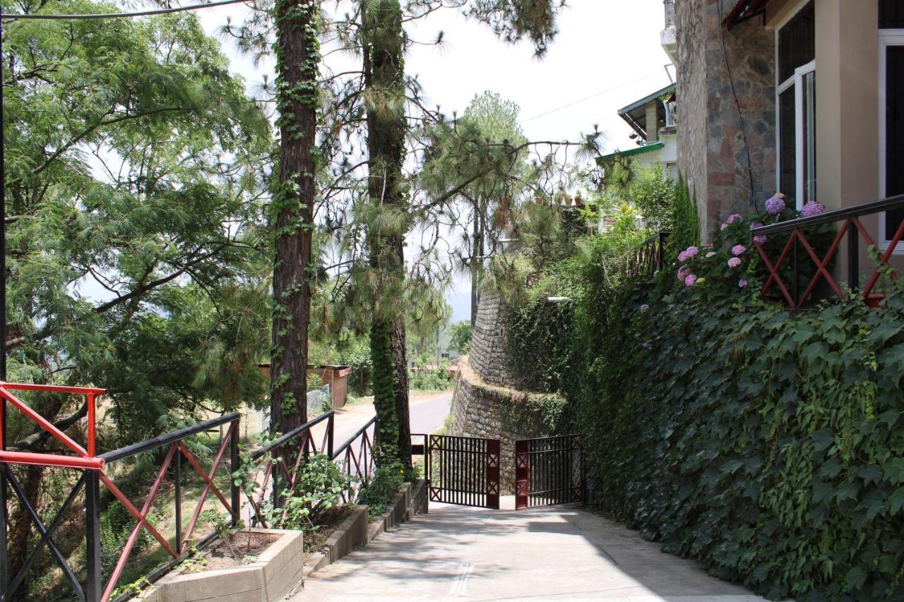 Mehar Villa 3Bhk With Private Cook, Garden, Views Kasauli Eksteriør billede